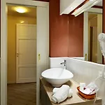 *1*7*4* Via Roma 3*